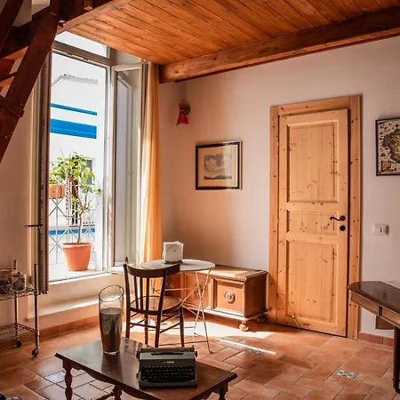 B&B Bobo's House